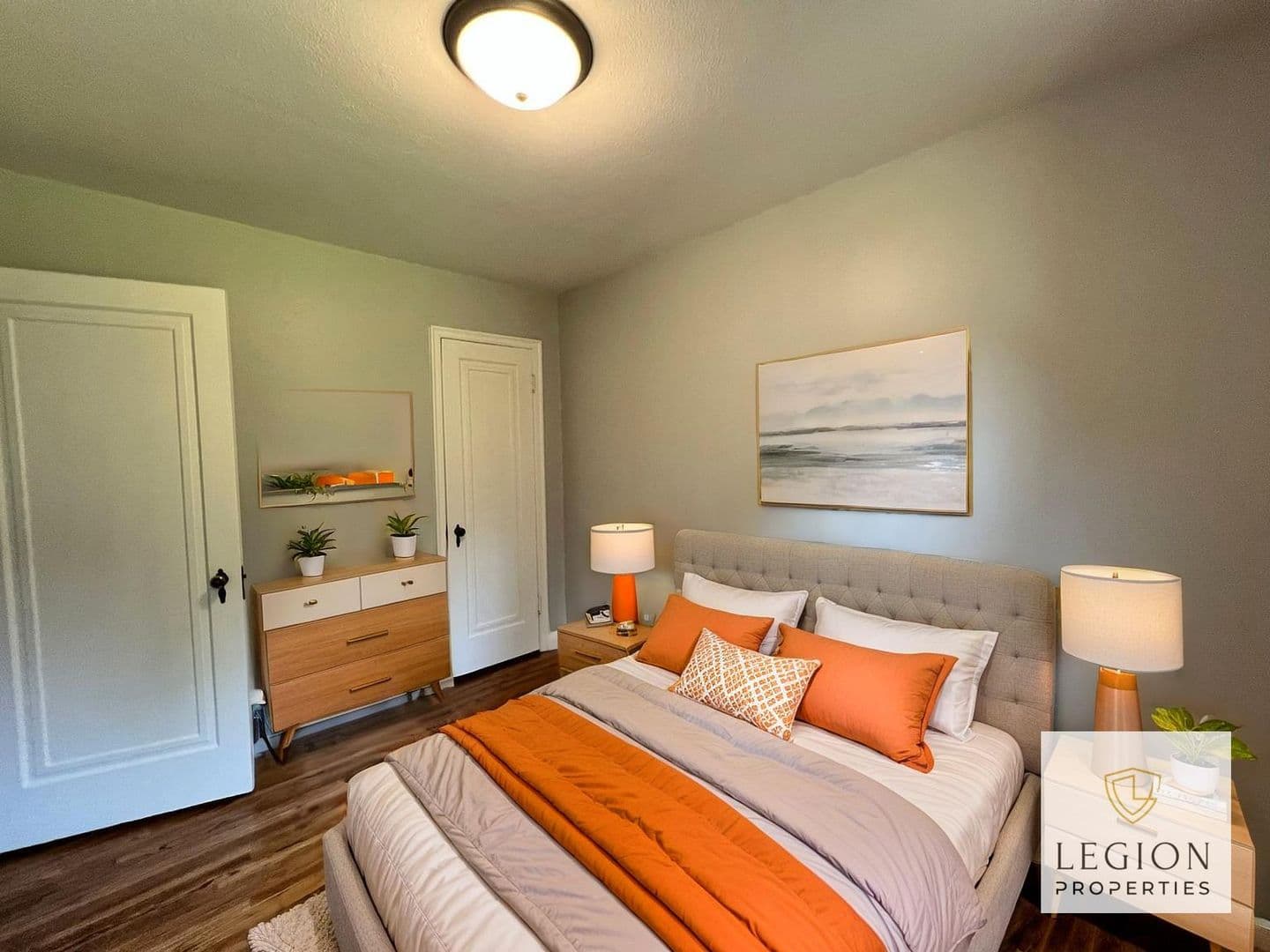 Cottage Grove House: 7431 Langly Avenue S