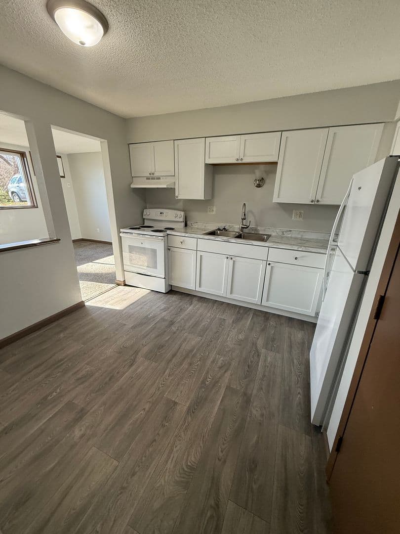 Des Moines Apartment: 2525-2535 Clarkson Ave