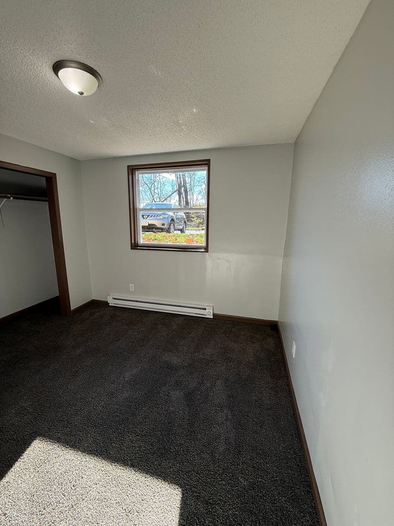 Des Moines Apartment: 2525-2535 Clarkson Ave