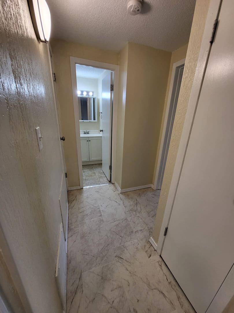 Rochester Apartment: 1903 17th Street SE