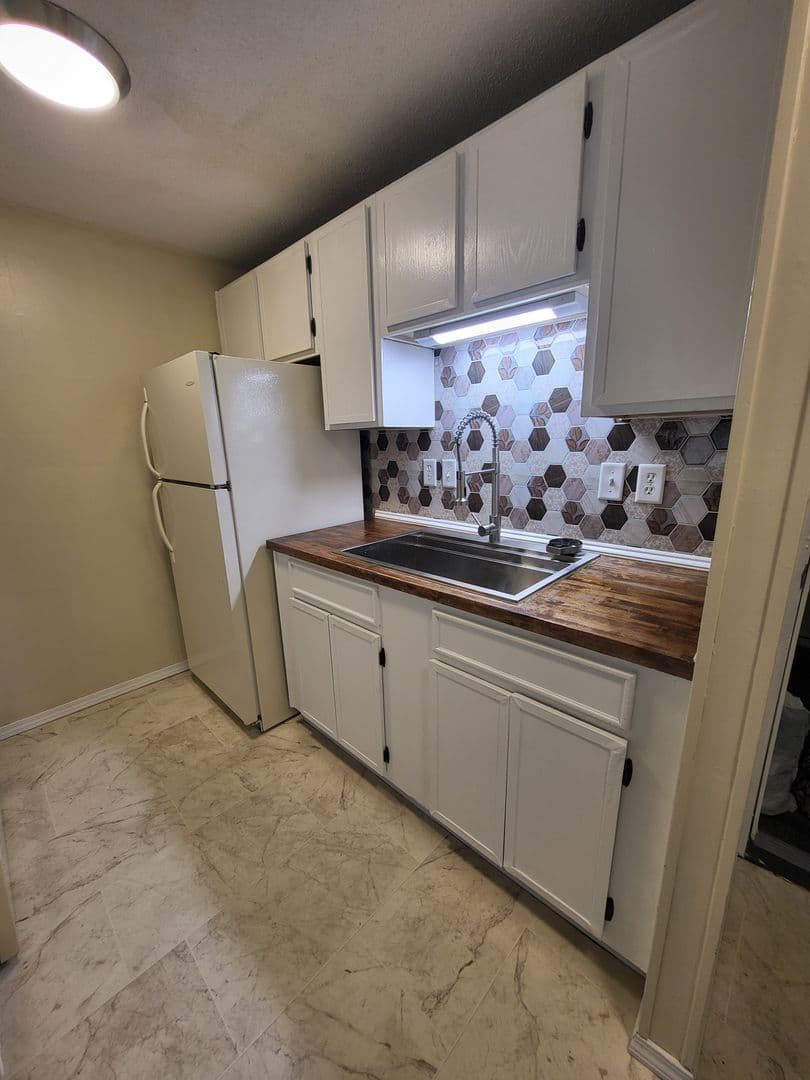 Rochester Apartment: 1903 17th Street SE