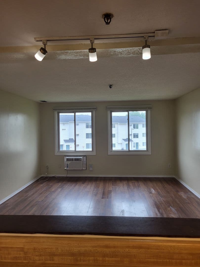Rochester Apartment: 1903 17th Street SE