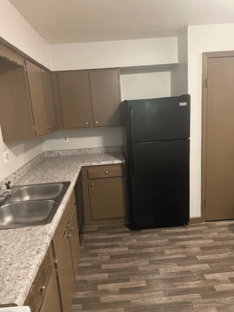 Des Moines Apartment: 2525-2535 Clarkson Ave
