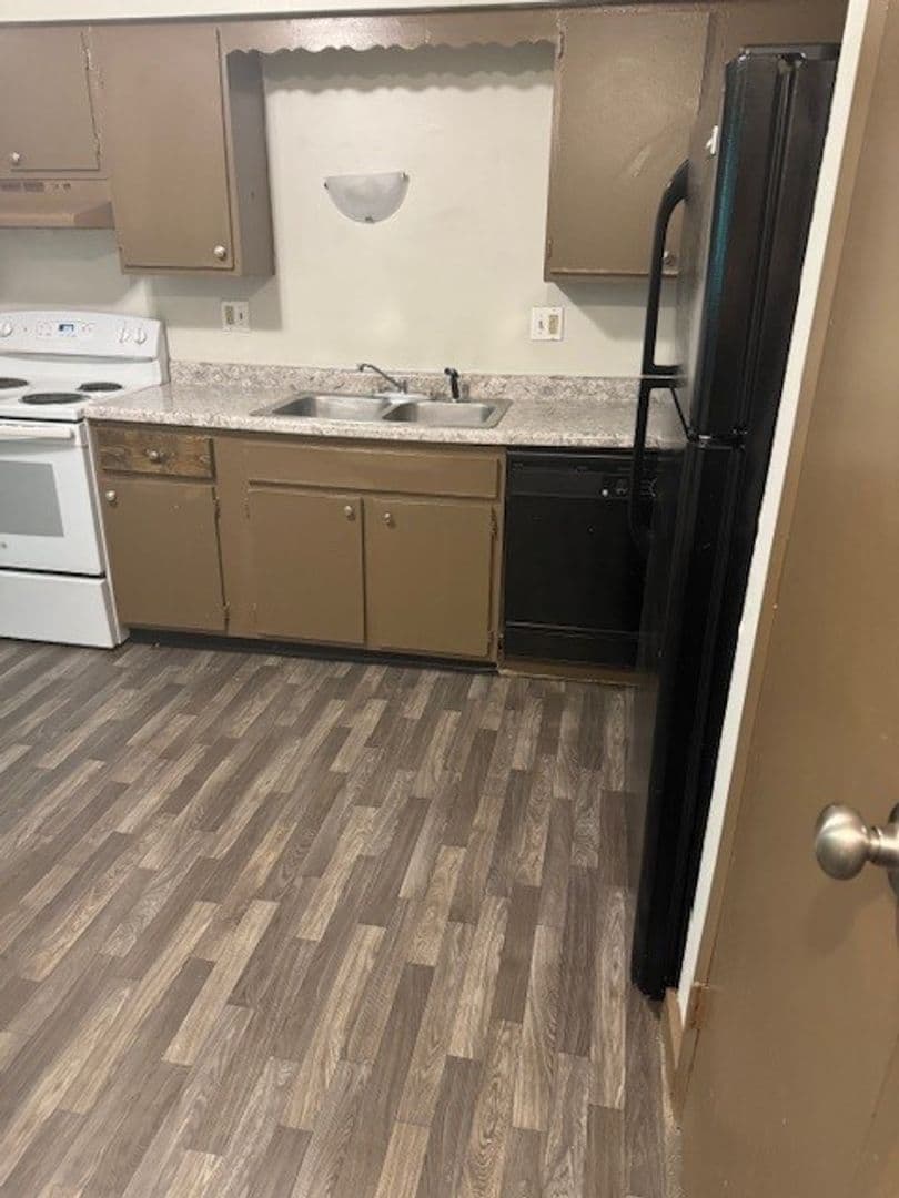 Des Moines Apartment: 2525-2535 Clarkson Ave