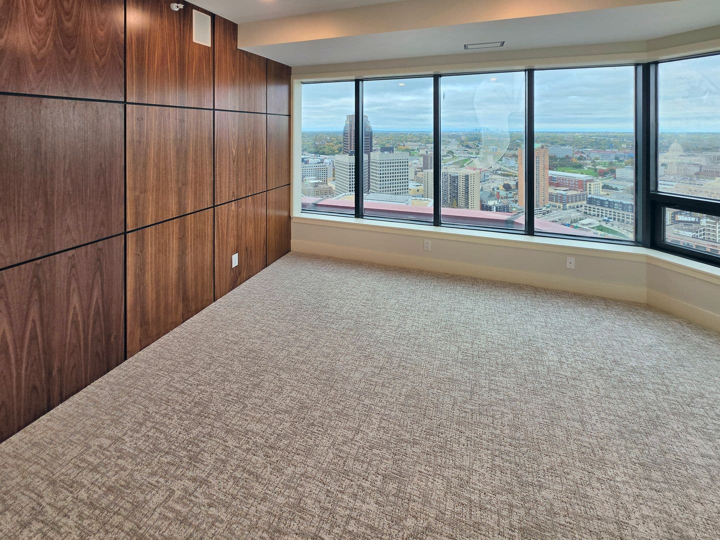 Saint Paul Condo: 168 6th Street East - Airye Penthouse