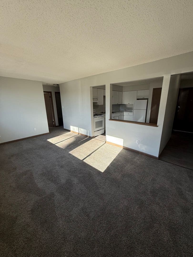 Des Moines Apartment: 2525-2535 Clarkson Ave