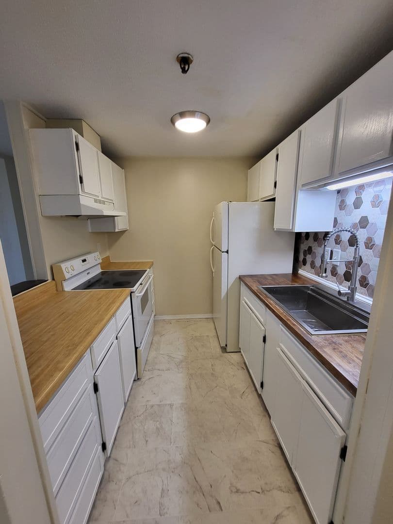 Rochester Apartment: 1903 17th Street SE