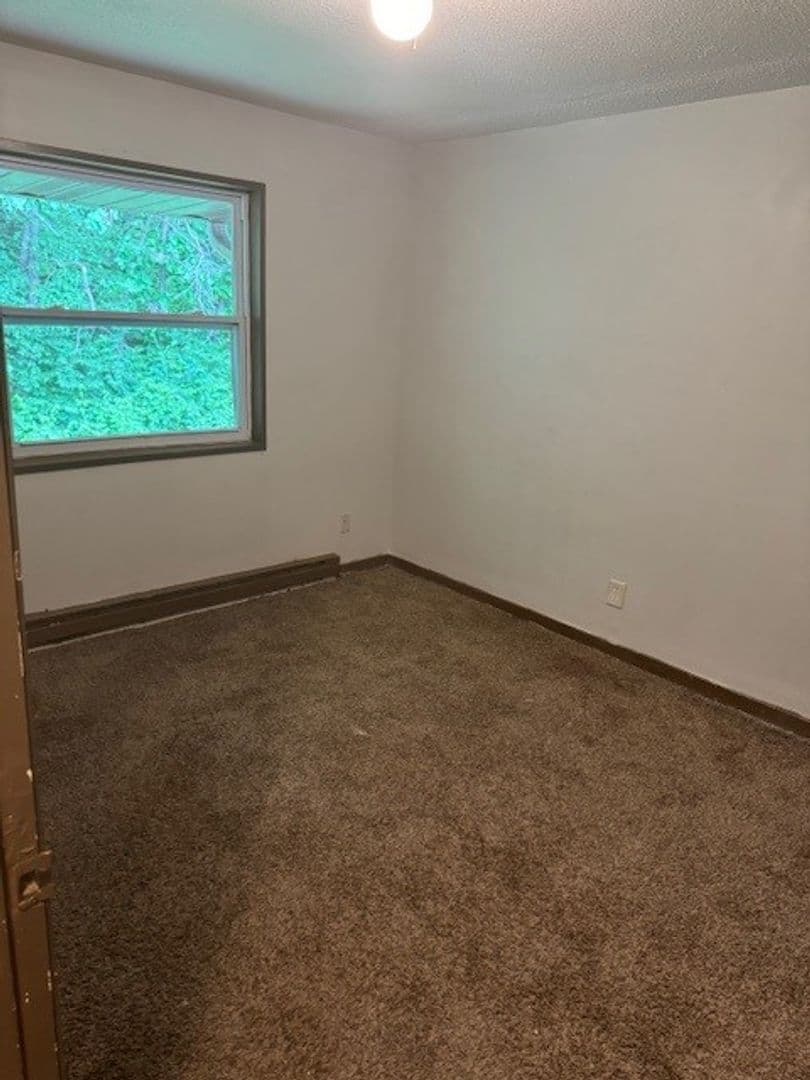 Des Moines Apartment: 2525-2535 Clarkson Ave