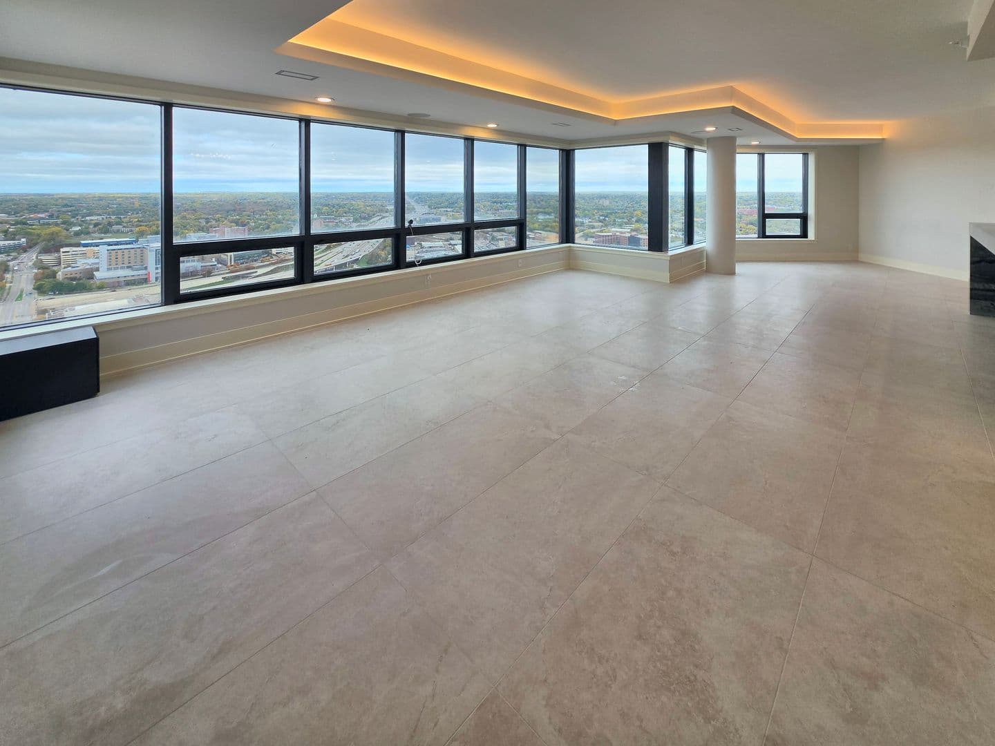 Saint Paul Condo: 168 6th Street East - Airye Penthouse
