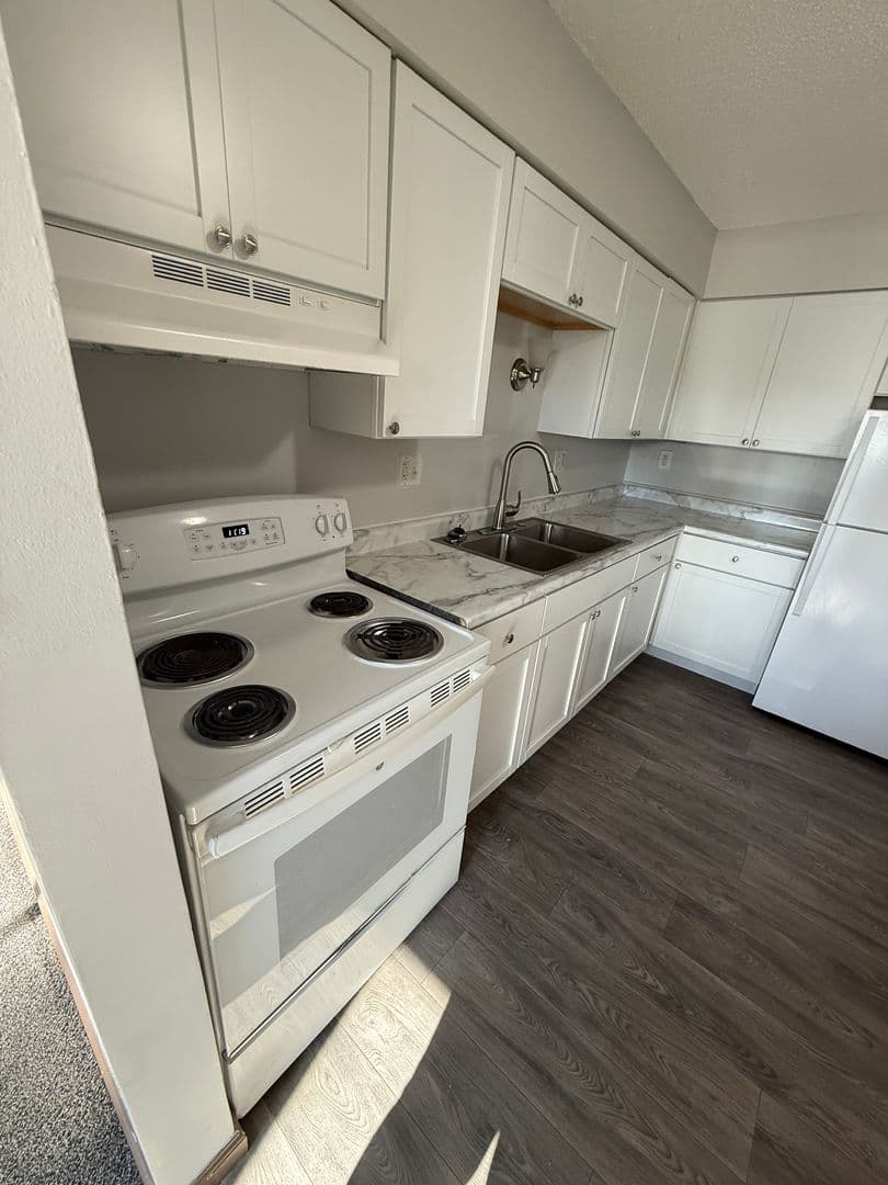 Des Moines Apartment: 2525-2535 Clarkson Ave
