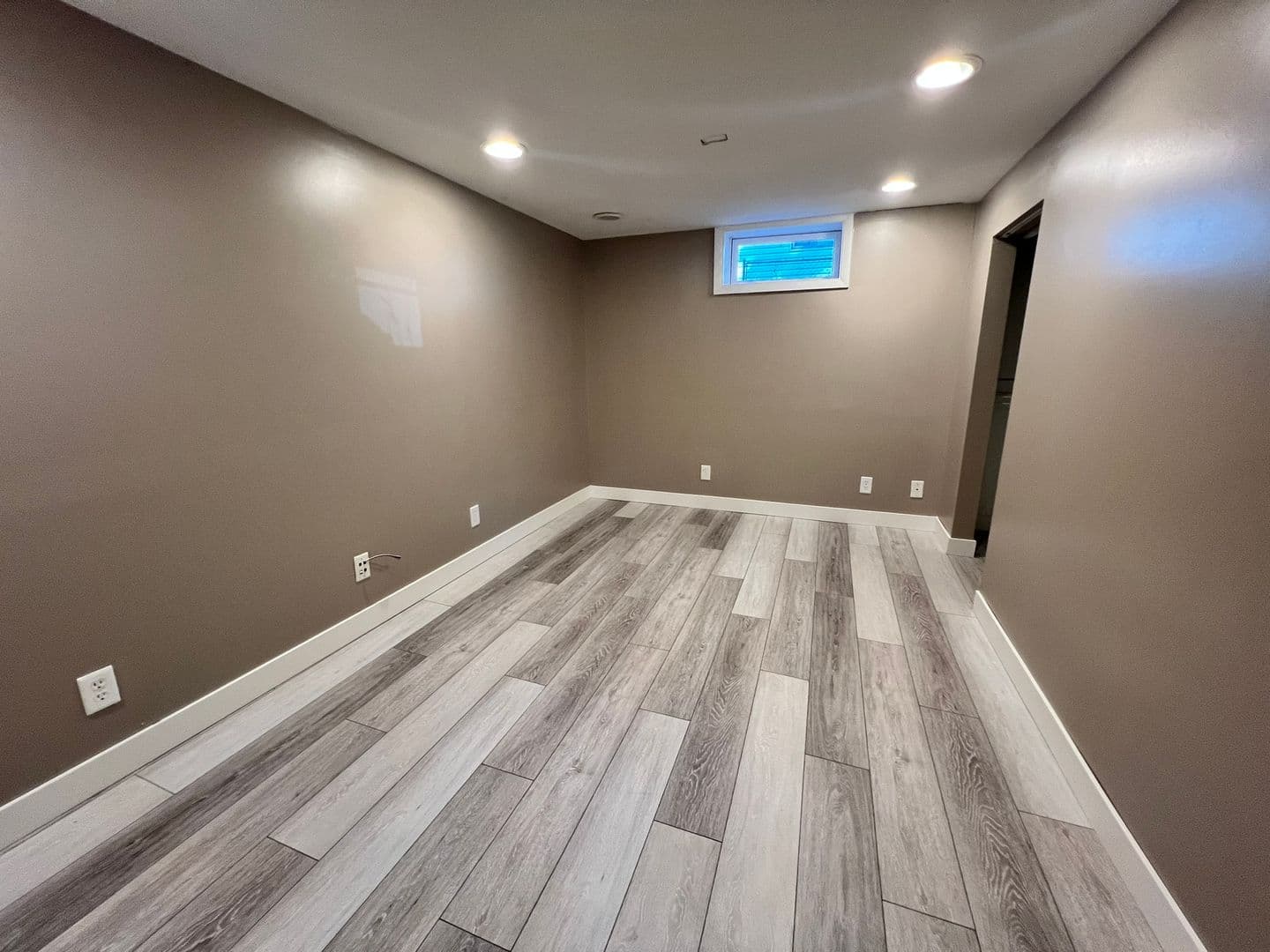 Cottage Grove House: 7431 Langly Avenue S
