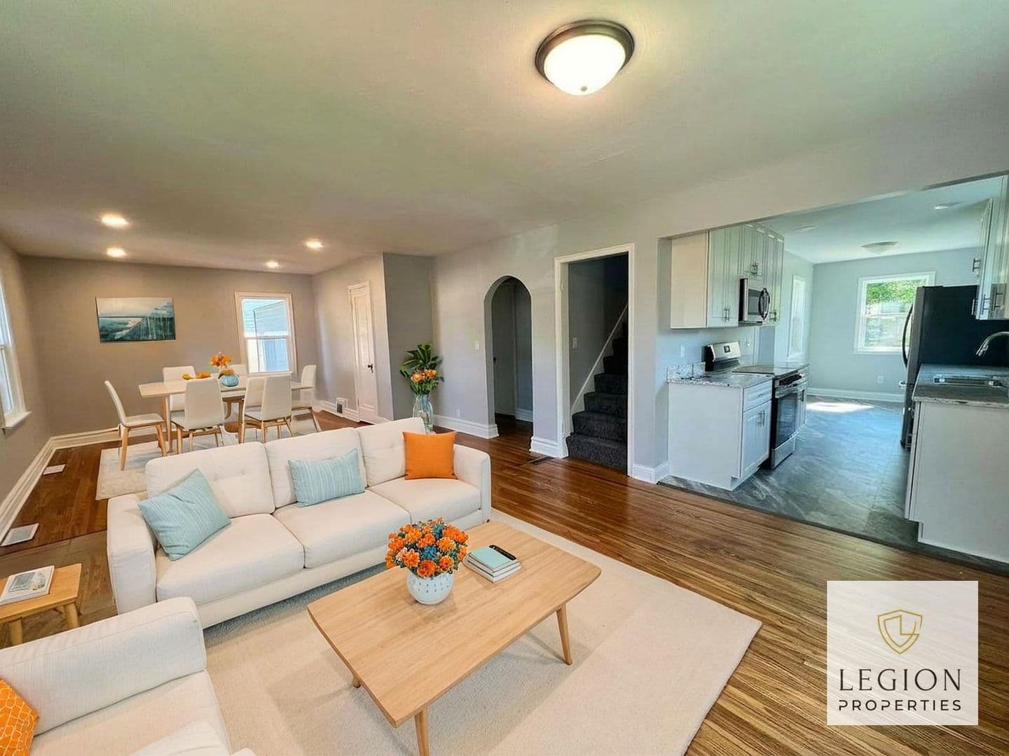 Cottage Grove House: 7431 Langly Avenue S