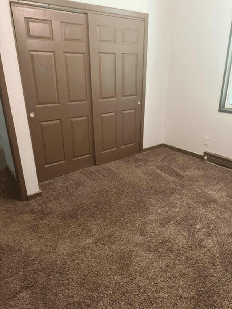 Des Moines Apartment: 2525-2535 Clarkson Ave