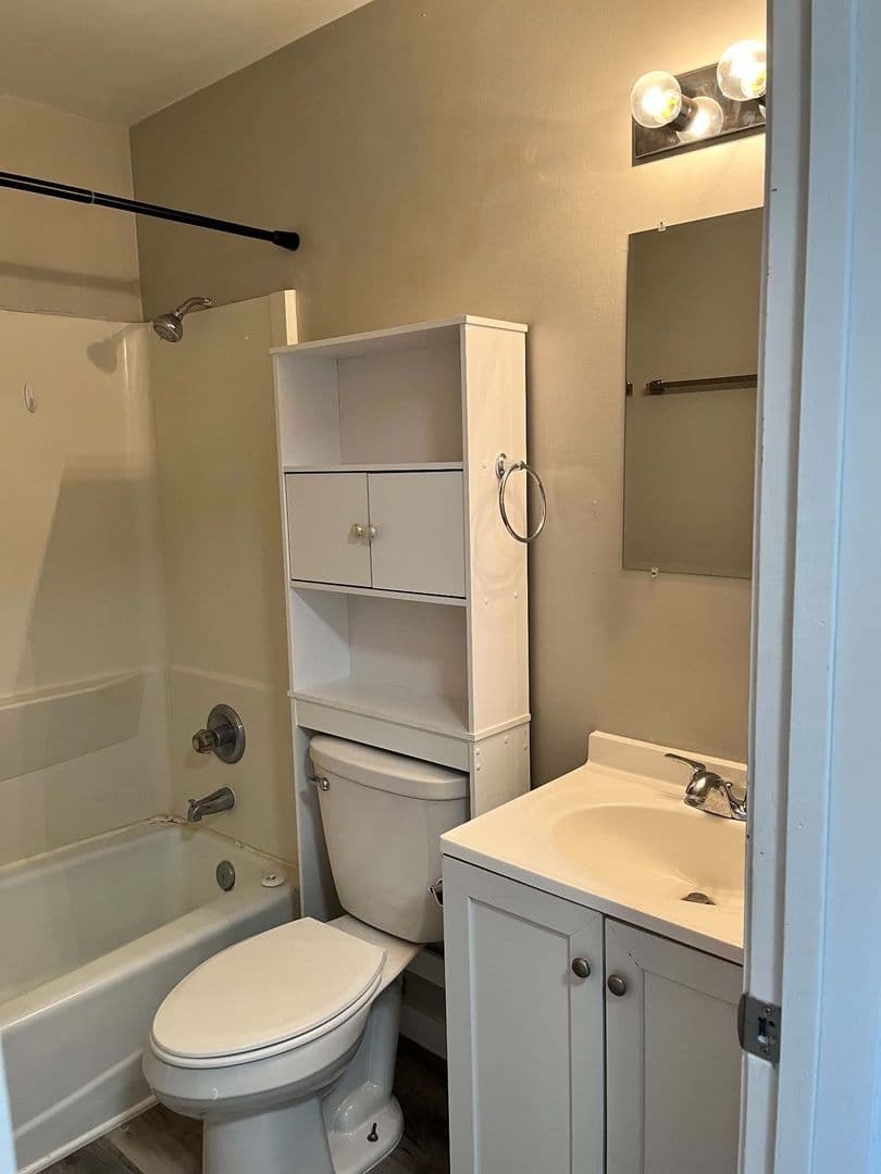 Rochester Apartment: 1503, 1509, 1520 4th Ave SE