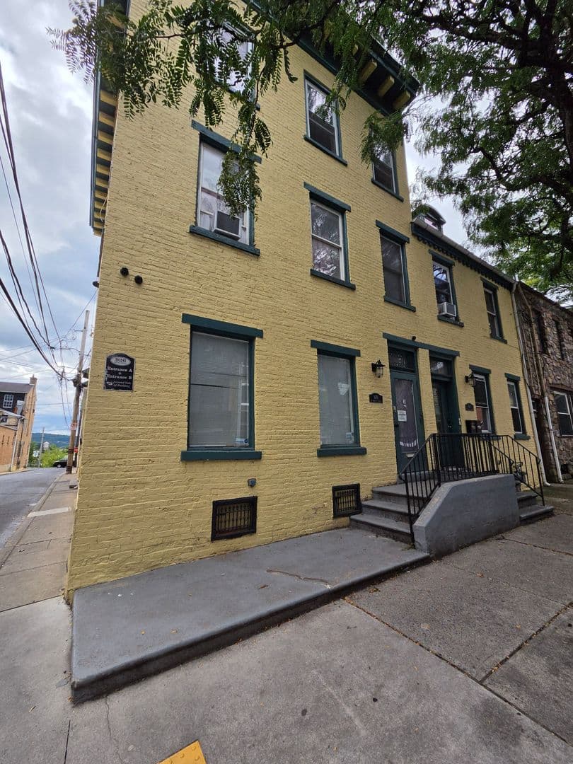 Allentown Apartment: 926-928 W. Walnut Street