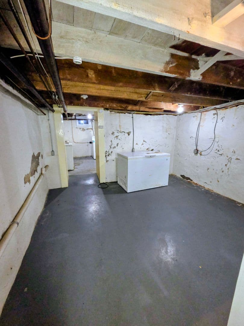 Fountain Hill House: 1005 Seneca Street