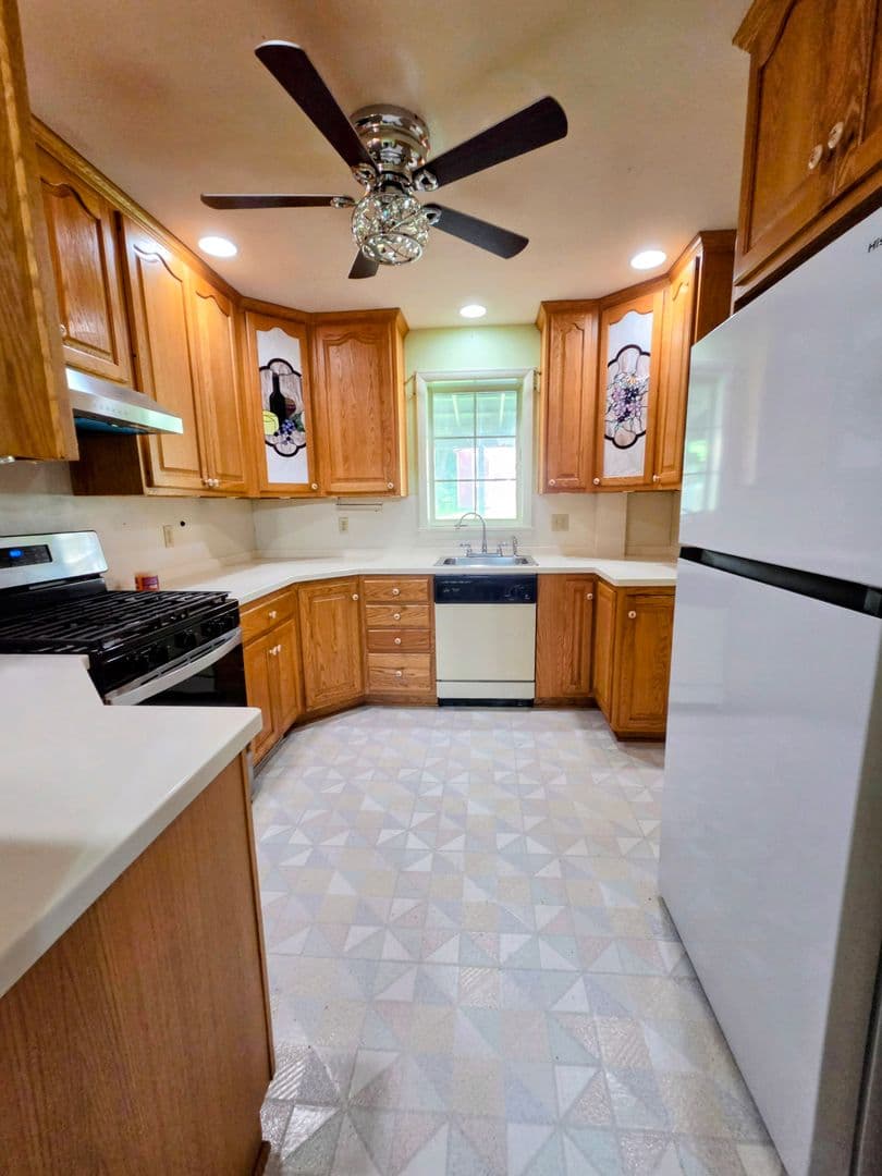 Fountain Hill House: 1005 Seneca Street