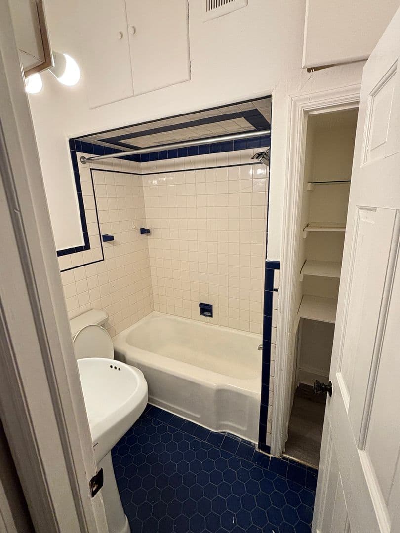 Allentown Apartment: 809-811 W. Linden Street