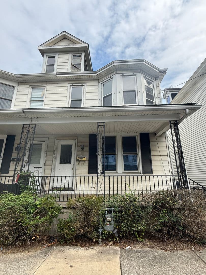 Easton Apartment: 429 McCartney Street