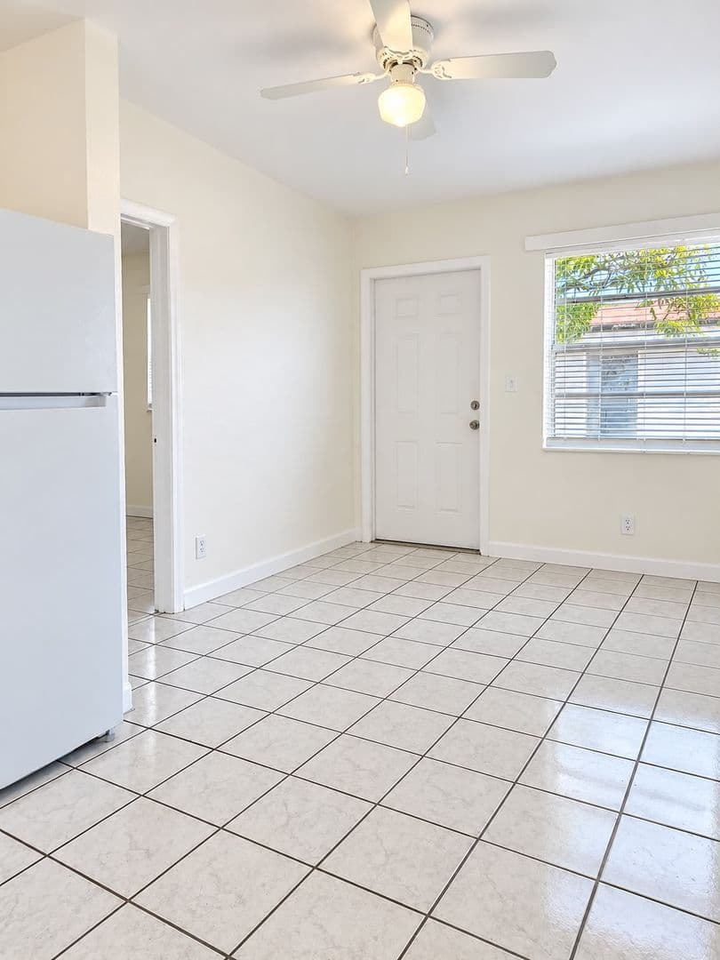 Dania Beach Apartment: 125 SW 5th CT