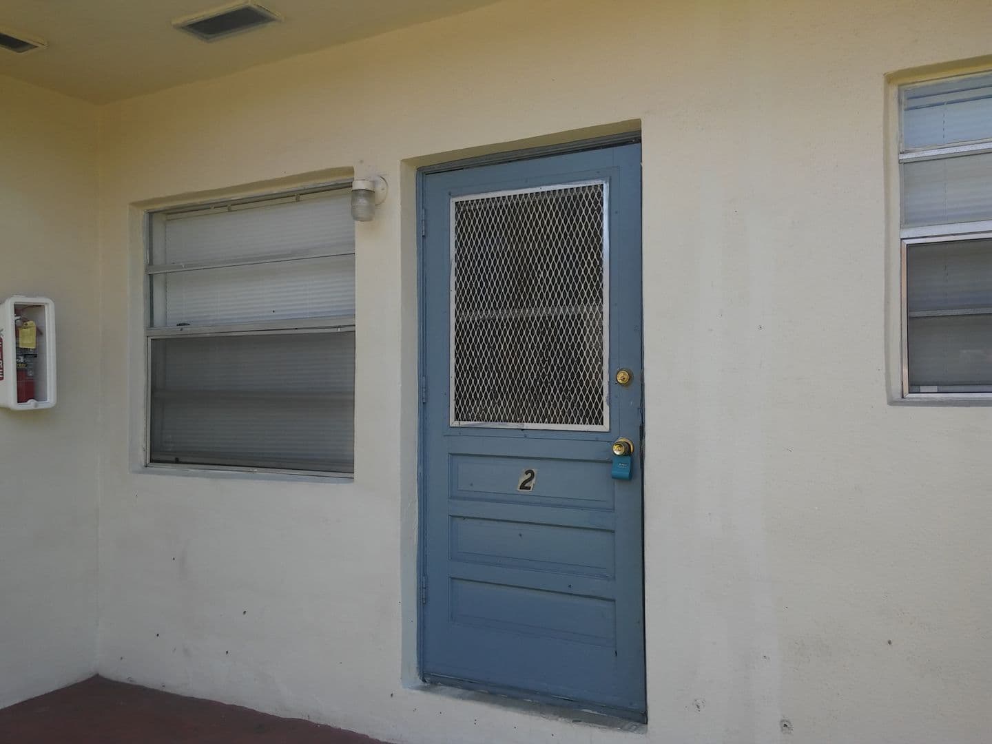 Dania Beach Apartment: 125 SW 5th CT