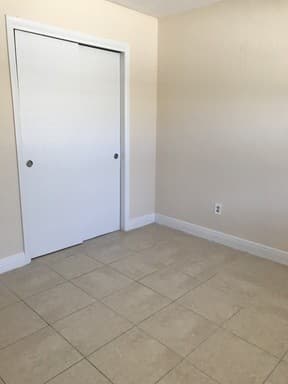Miami Gardens Apartment: 18200 NW 20th Ave