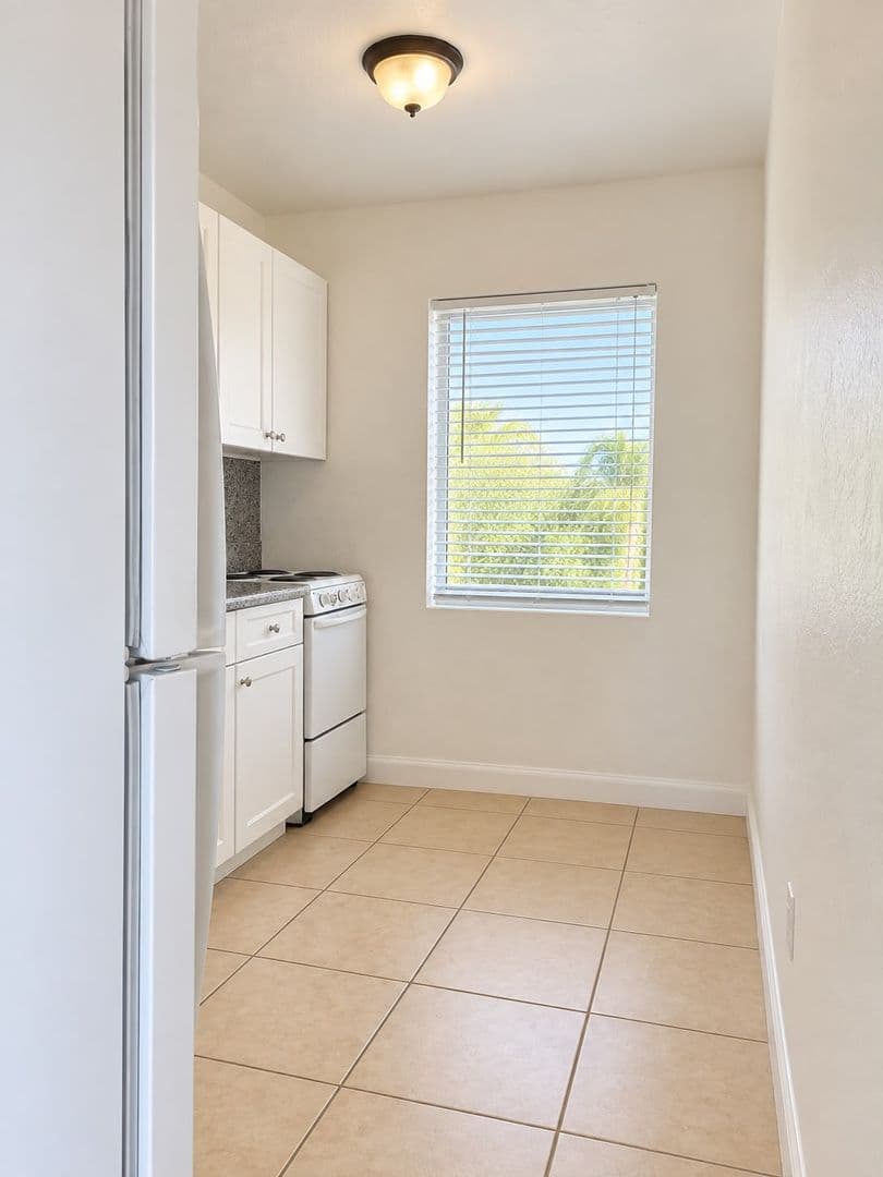 Opa Locka Apartment: 1111-1125 Sharazad Blvd