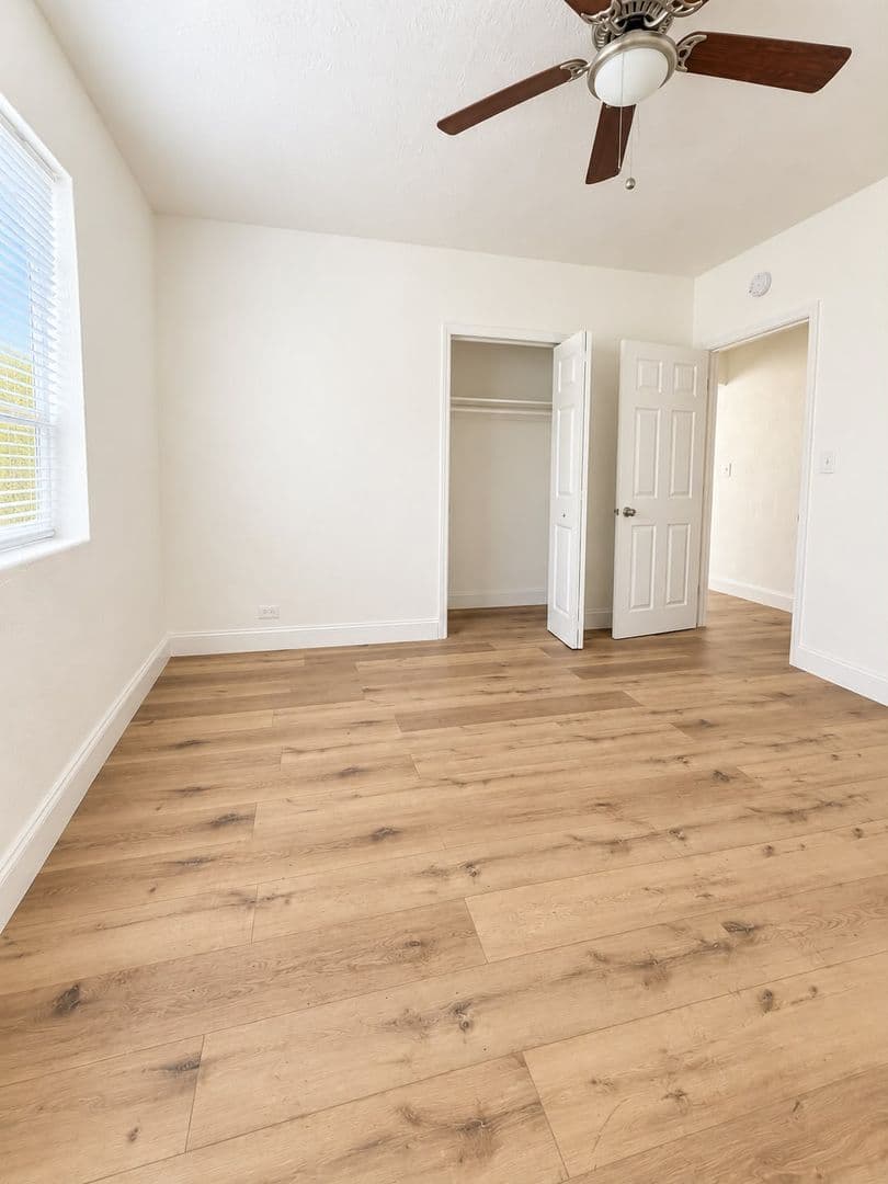 Hollywood Apartment: 1903 Thomas St