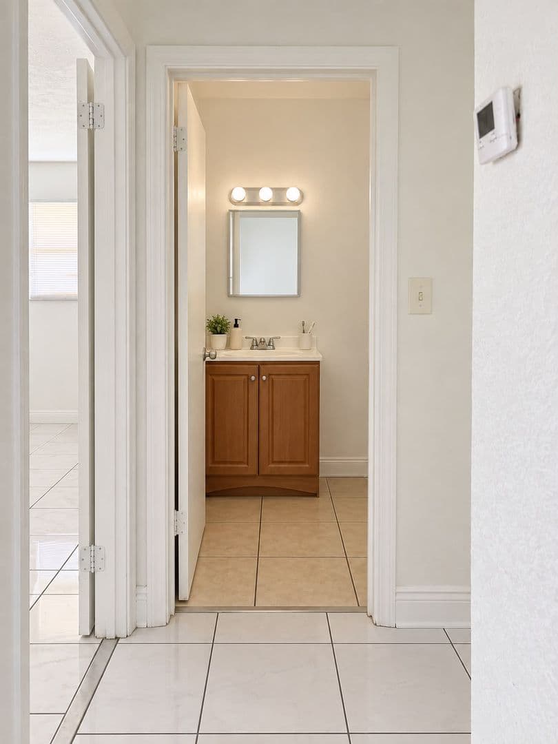 Miami Gardens Apartment: 1990 NW 183rd St