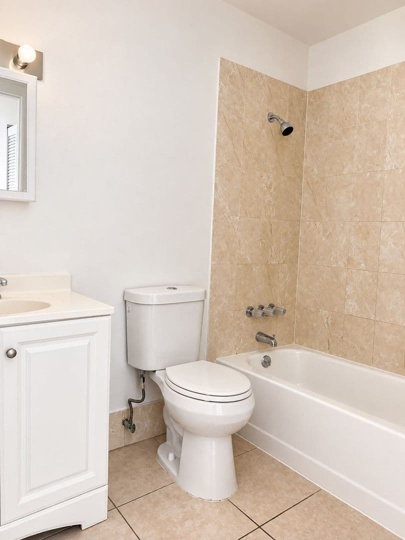 Miami Gardens Apartment: 1990 NW 183rd St
