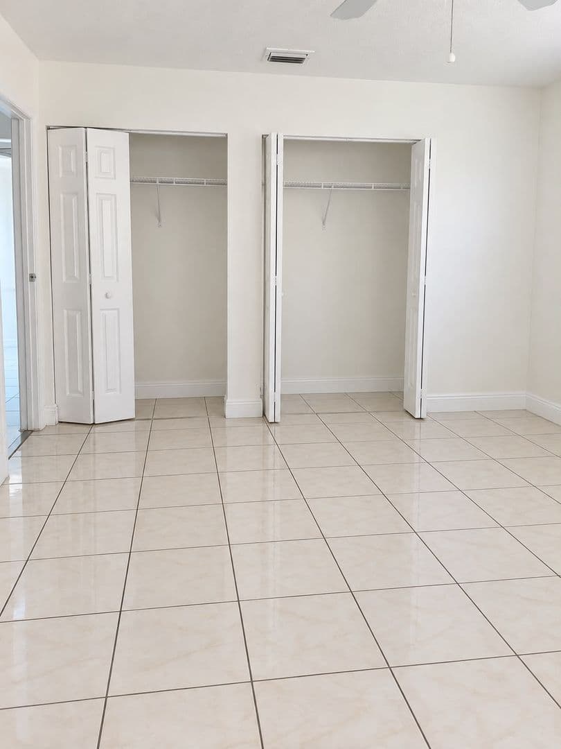 Miami Gardens Apartment: 1990 NW 183rd St