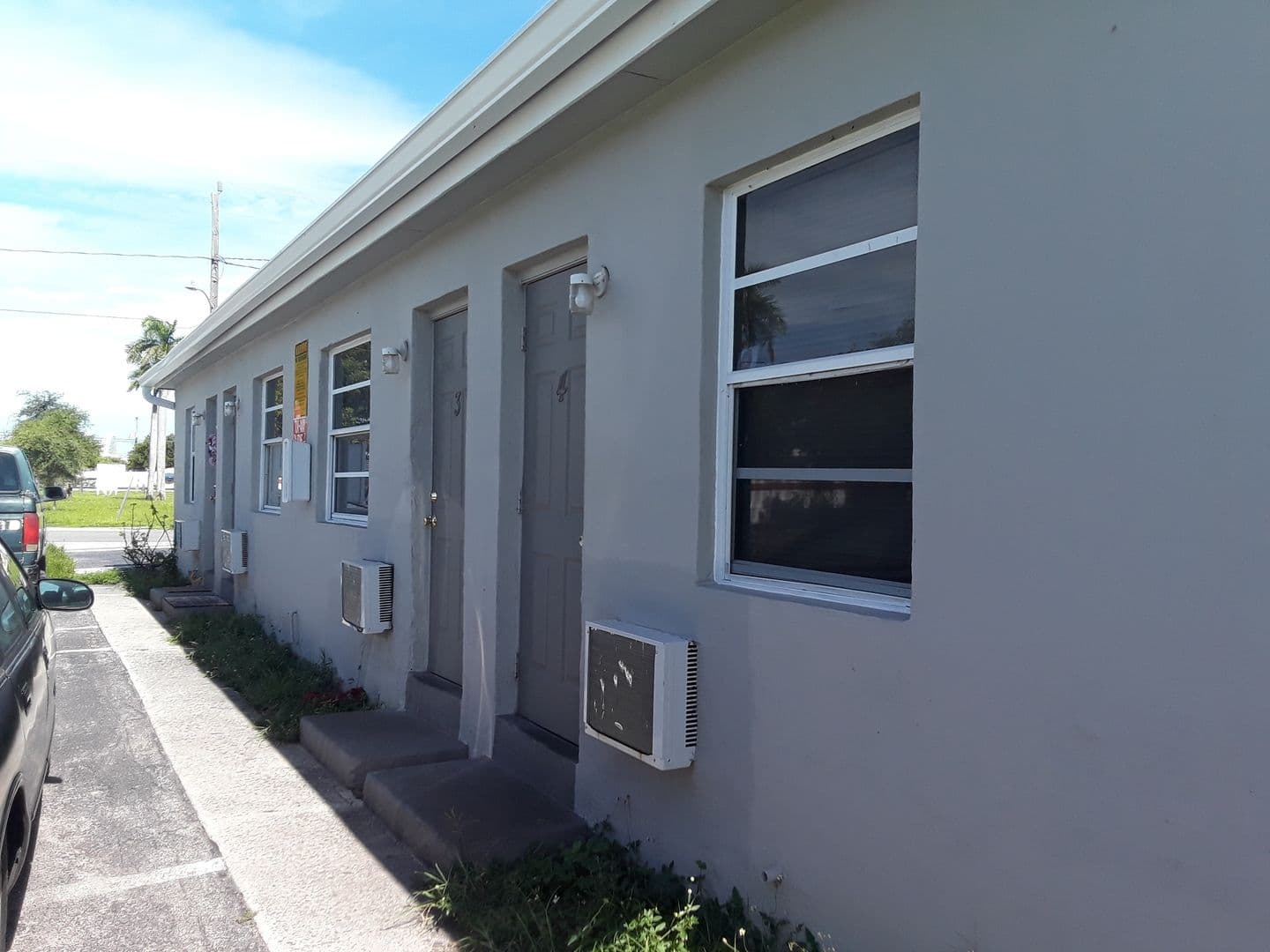 Hallandale Beach Apartment: 539 NW 1st Ave