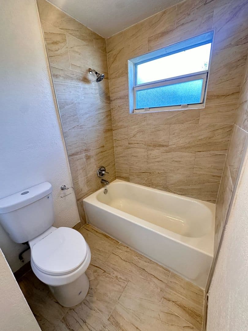 Hallandale Beach Apartment: 840 NW 10th St