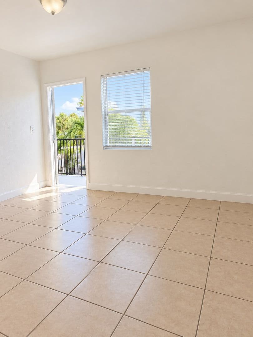 Opa Locka Apartment: 1111-1125 Sharazad Blvd