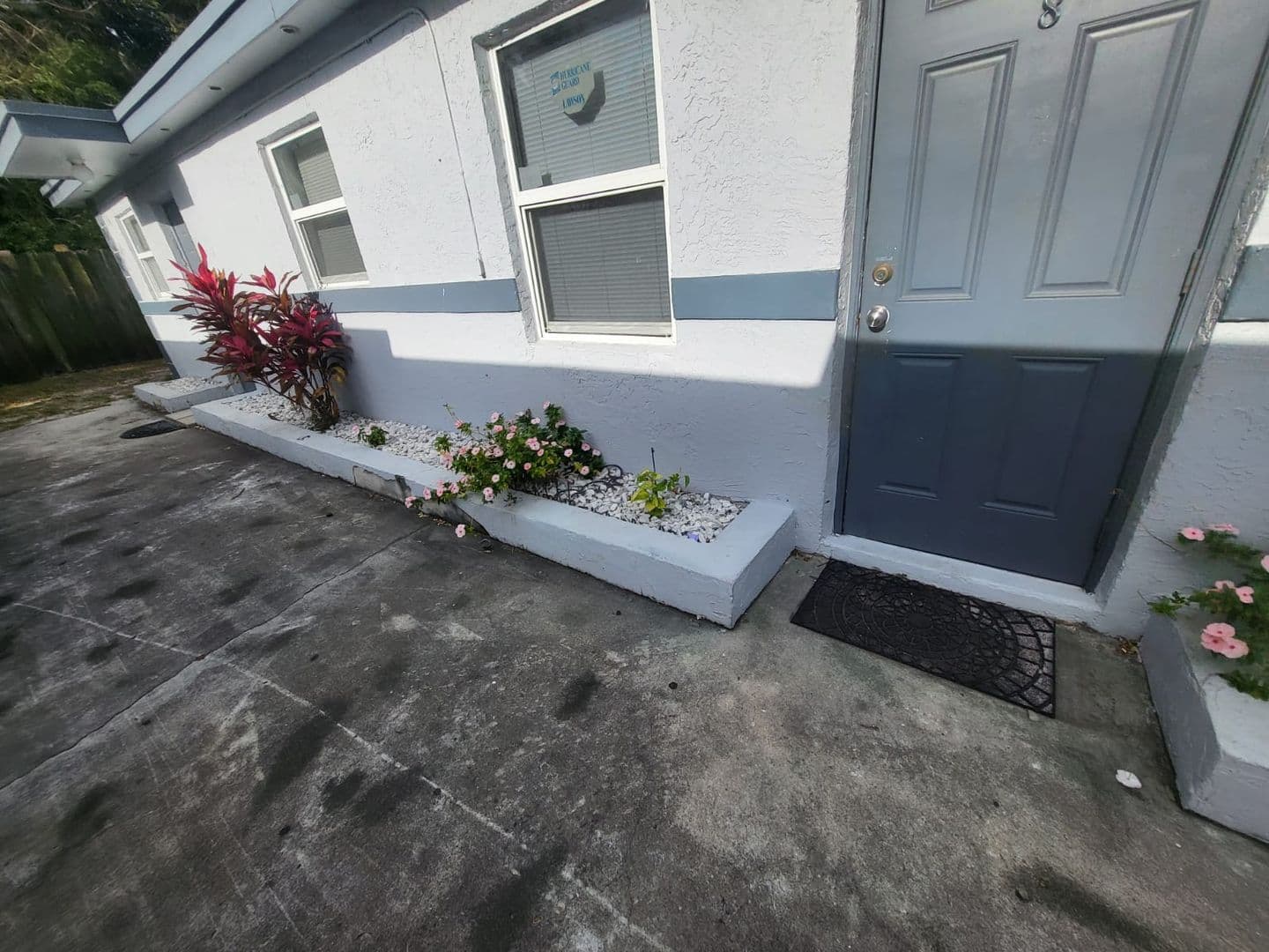 Hallandale Beach Apartment: 840 NW 10th St