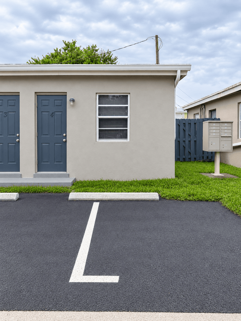 Hallandale Beach Apartment: 539 NW 1st Ave