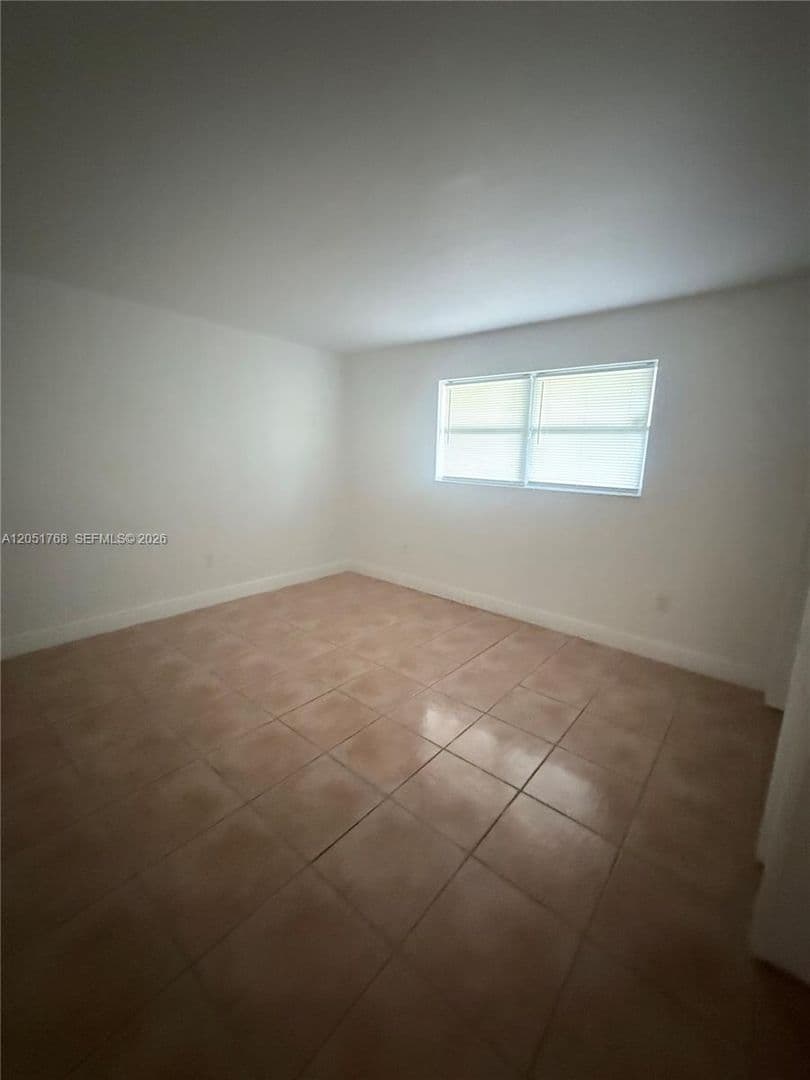 Miami Gardens Apartment: 1990 NW 183rd St