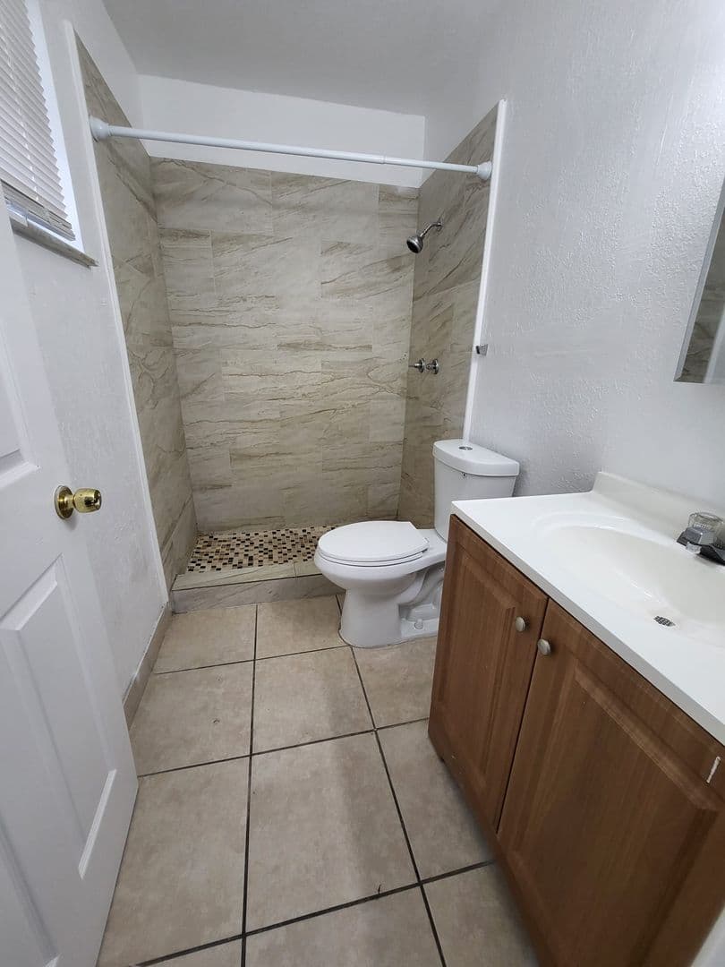 Miami Gardens Apartment: 1990 NW 183rd St