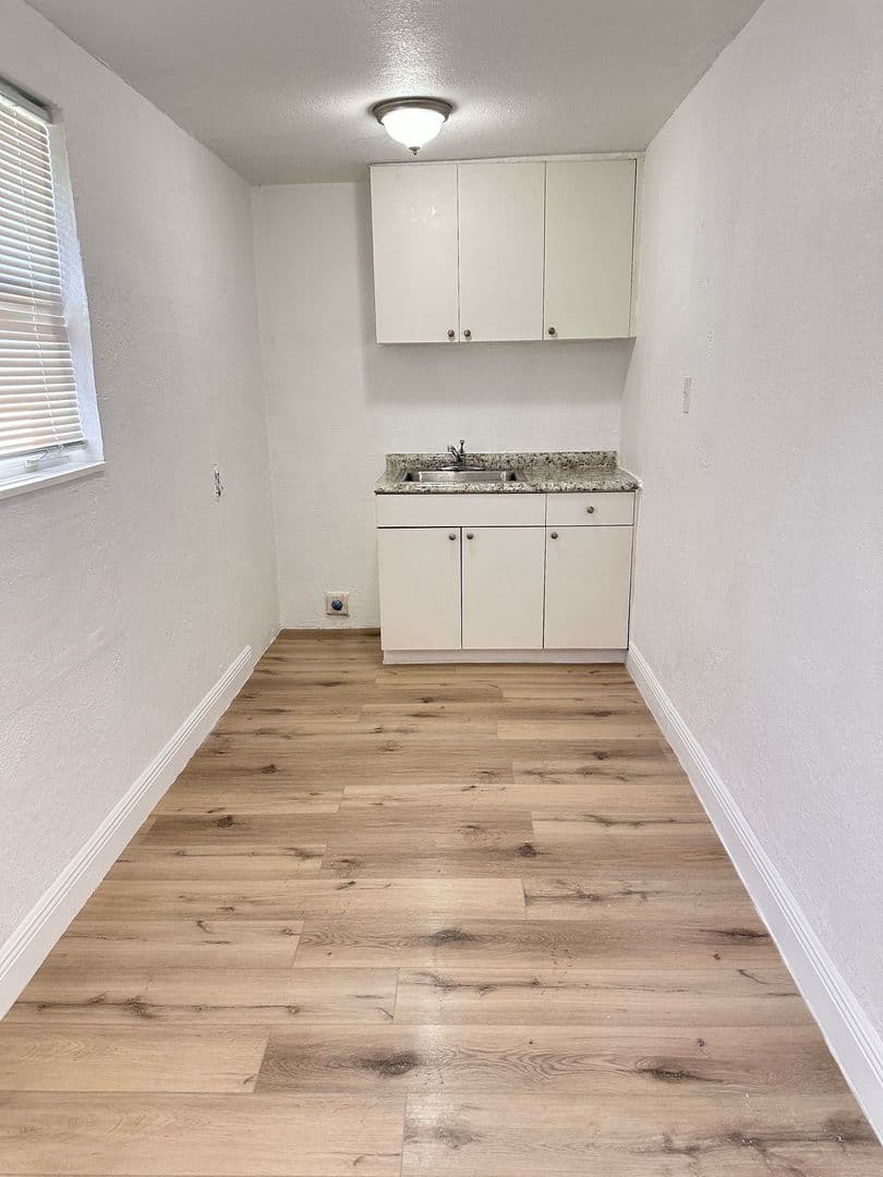 Hallandale Beach Apartment: 840 NW 10th St