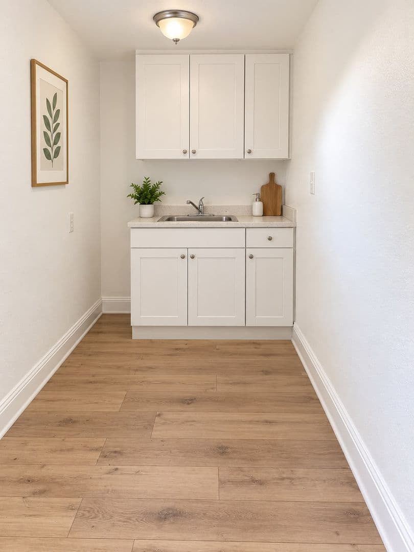 Hallandale Beach Apartment: 840 NW 10th St