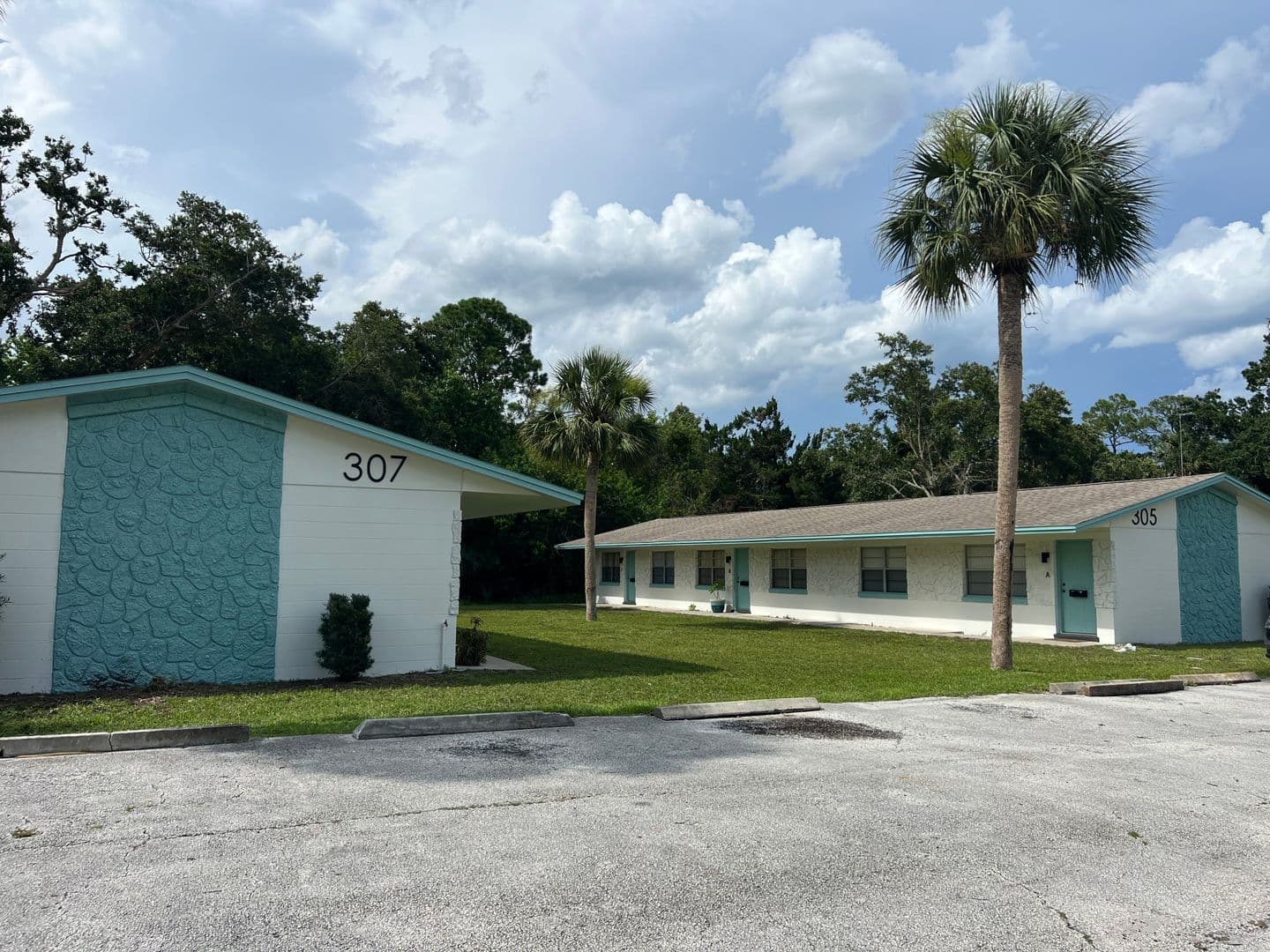 Port Orange Apartment: 305 Magnolia Street