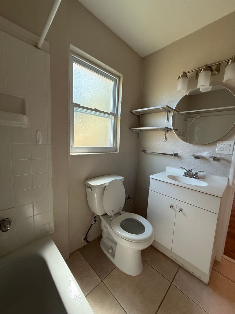 Port Orange Apartment: 917 Orange Avenue