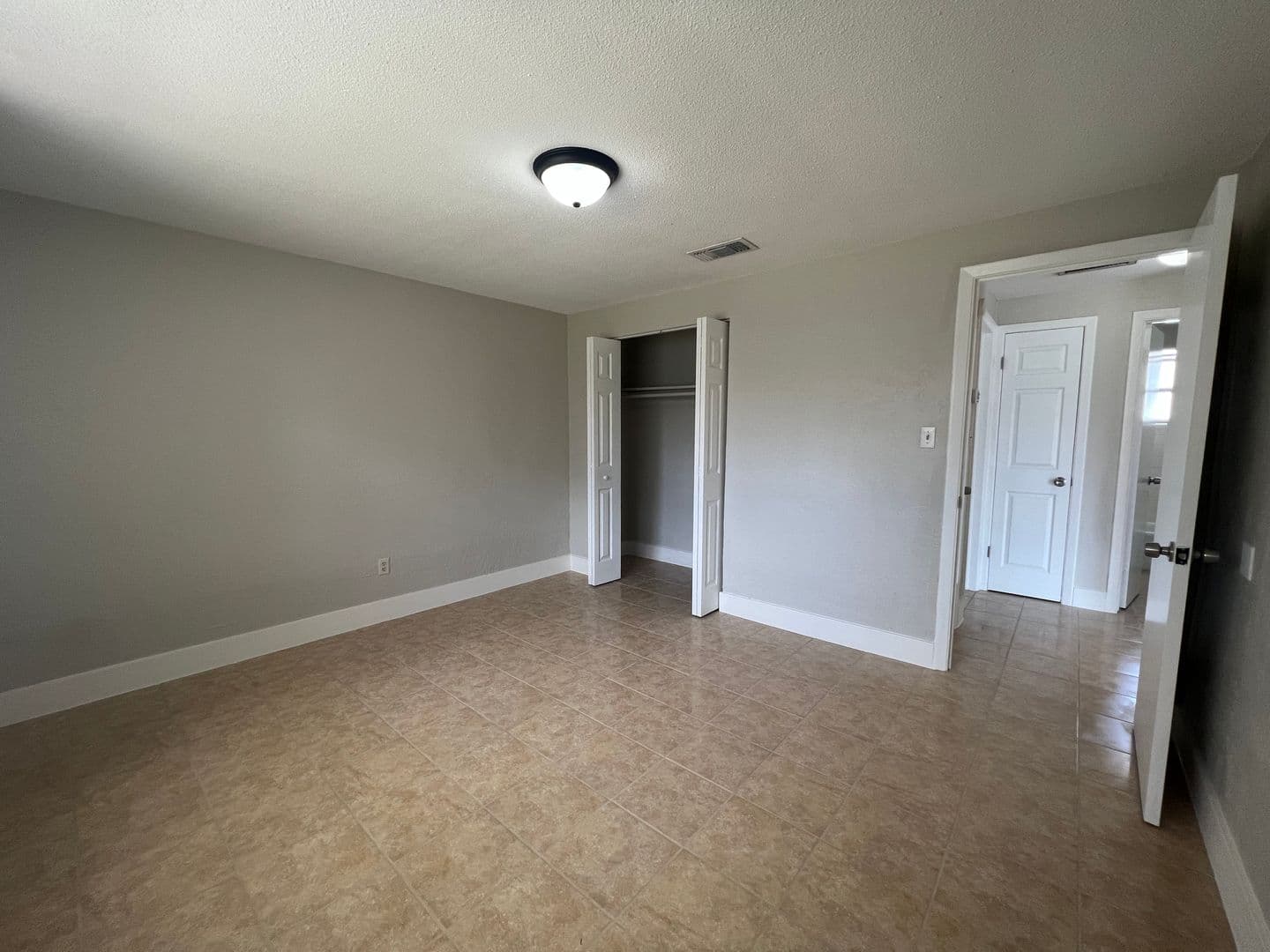 Port Orange Apartment: 305 Magnolia Street