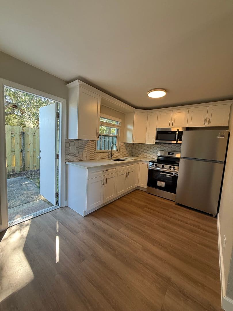 Port Orange Apartment: 917 Orange Avenue