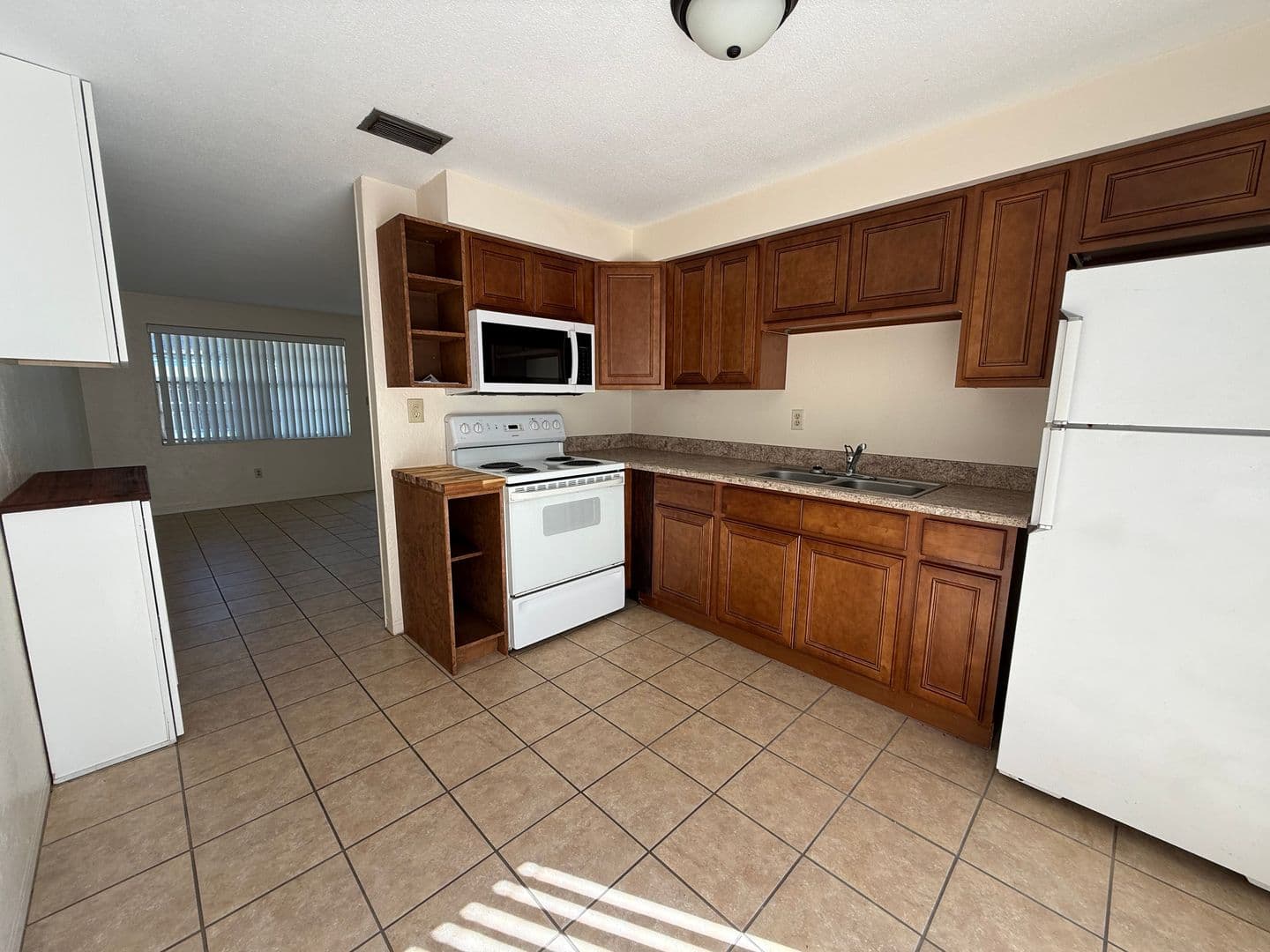Port Orange Apartment: 309  Magnolia Street