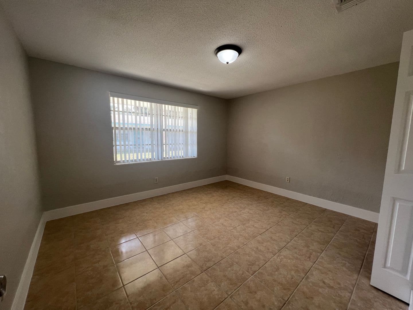 Port Orange Apartment: 305 Magnolia Street