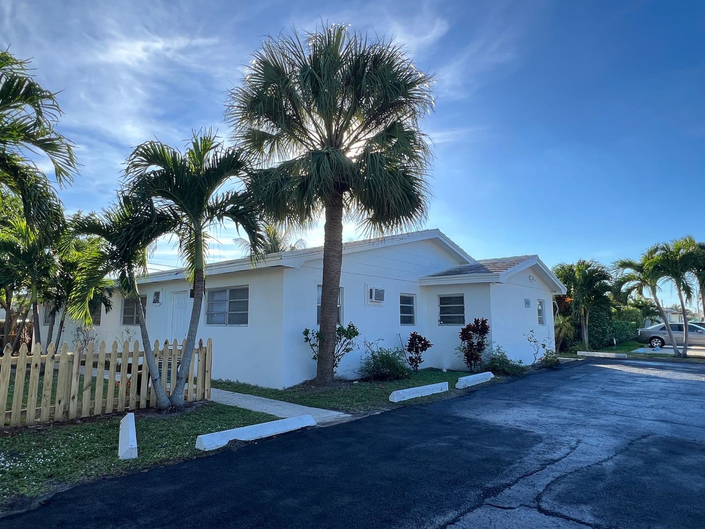 Riviera Beach Apartment: 431 W Blue Heron Blvd
