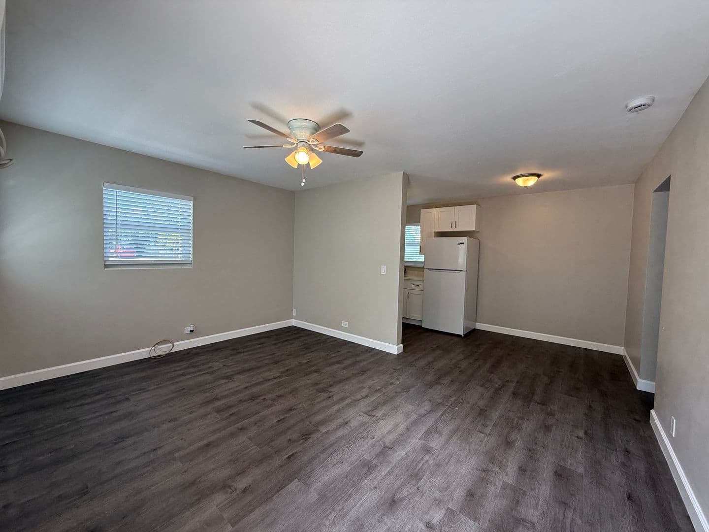 Riviera Beach Apartment: 431 W Blue Heron Blvd