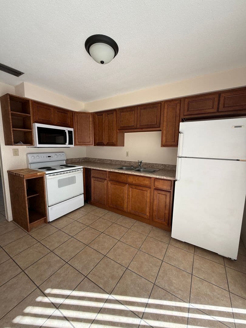 Port Orange Apartment: 309  Magnolia Street