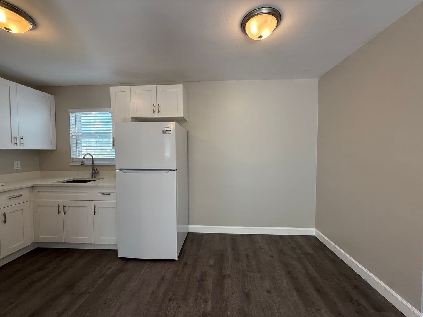 Riviera Beach Apartment: 431 W Blue Heron Blvd